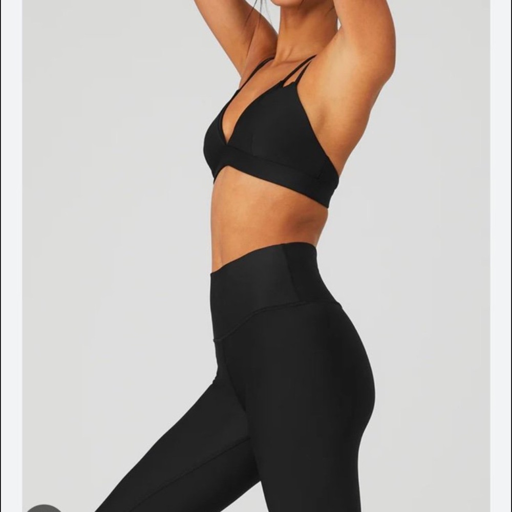 LIKE NEW ALO YOGA AIRLIFT LAYER UP BRA - Picture 3 of 7